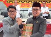 Pengesahan Pertanggungjawaban APBD 2025, Bupati Hamartoni Ajak Semua Pihak Perkuat Kolaborasi Bangun Lampung Utara